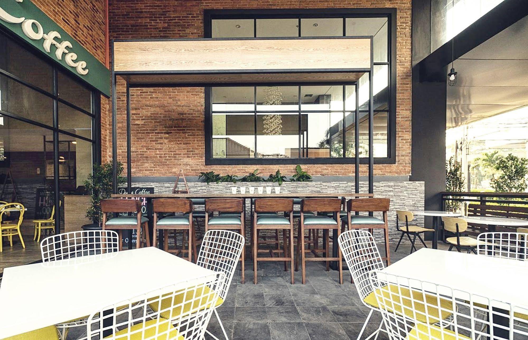 Liberty Hotel Thamrin Jakarta Exterior foto
